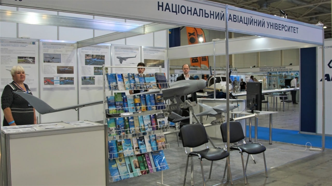 Ректор Національного авіаційного університету Максим Луцький відвідав Міжнародний авіаційно-космічний салон «АВІАСВІТ–ХХІ»